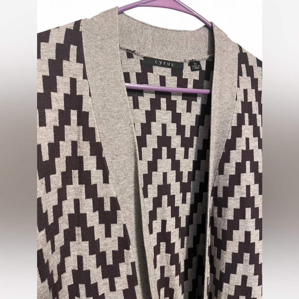 Geometric Patterned Cardigan - Picture 2 of 4